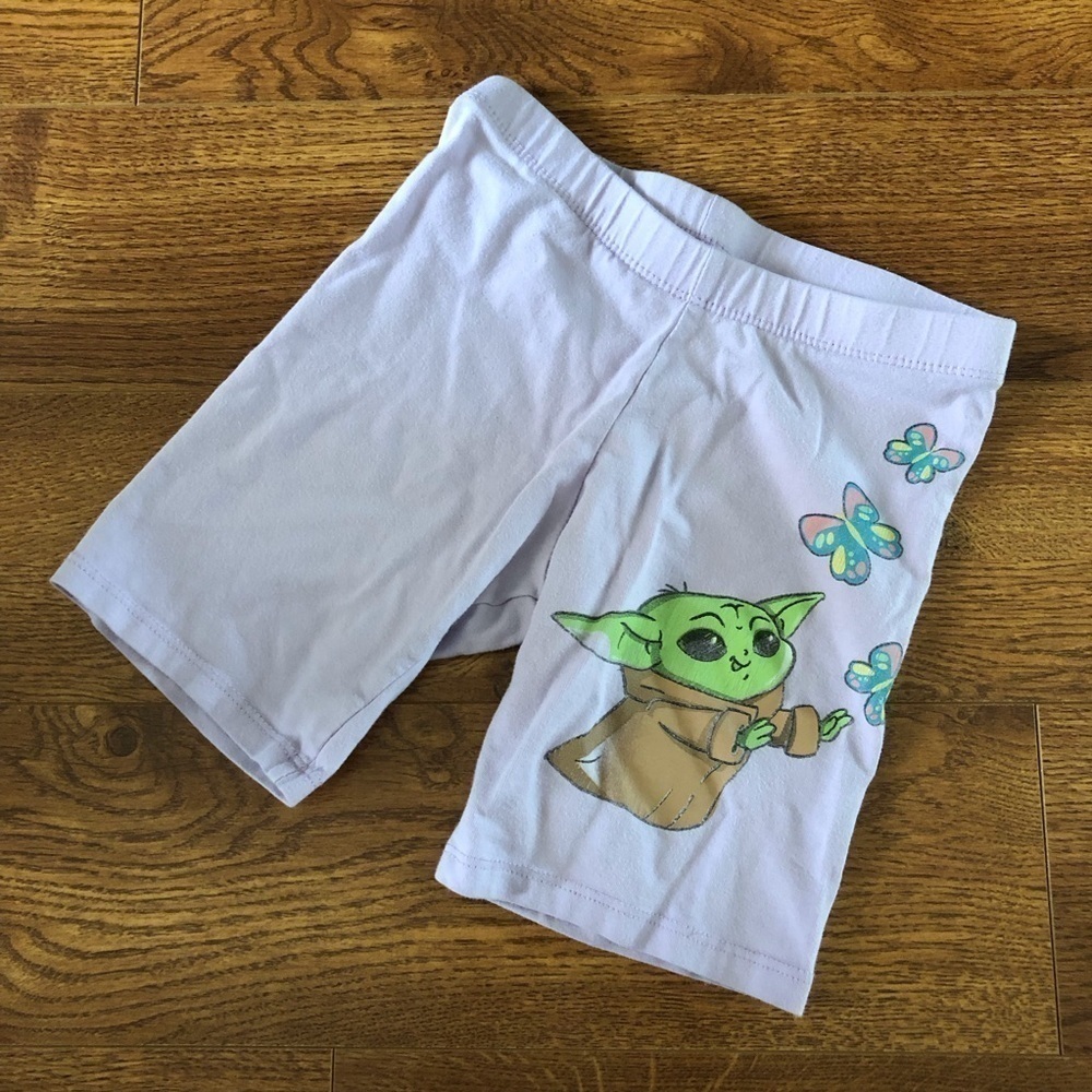 Star Wars Grogu baby Yoda bike shorts in size S (6/6x)